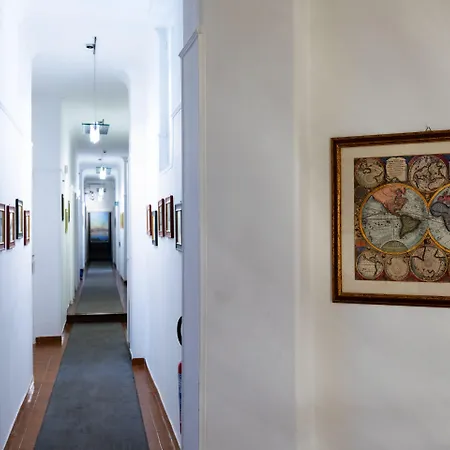 Rex Lifestyle מלון 3*